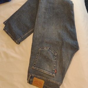 Levi’s 511 Med Wash distressed Denim Men’s / women's Jeans Size 36x32